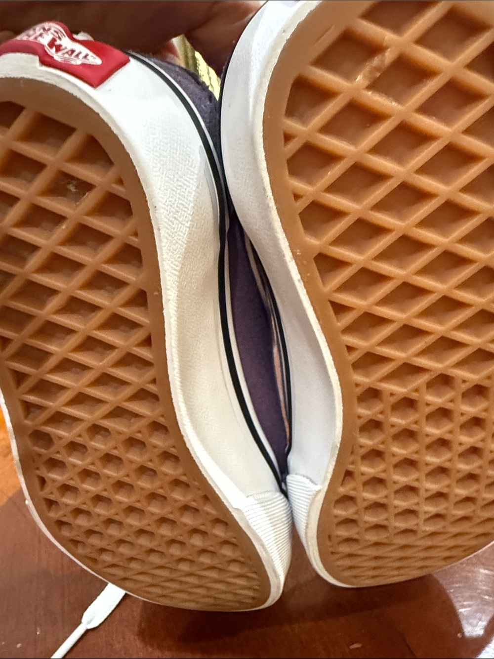 Vans Low-Top Sneakers in White with Gum Outsole and Black Trim❤️❤️